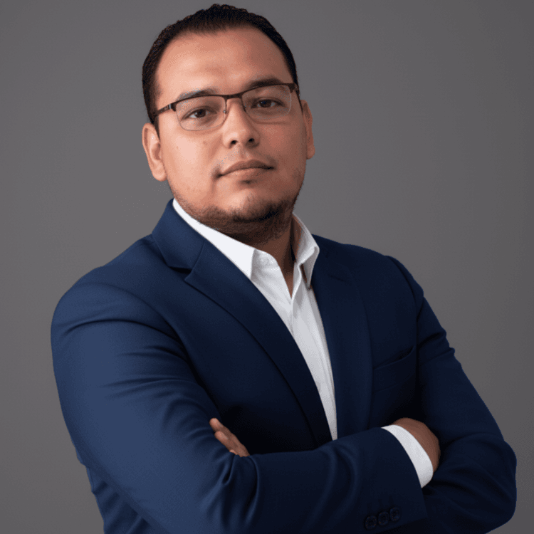 Perfil de Tyrone Romero Ruiz, Consultor SEO y Marketing Digital
